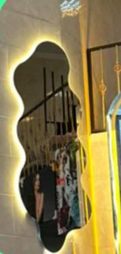 آینه دفرمه قدی بک لایت