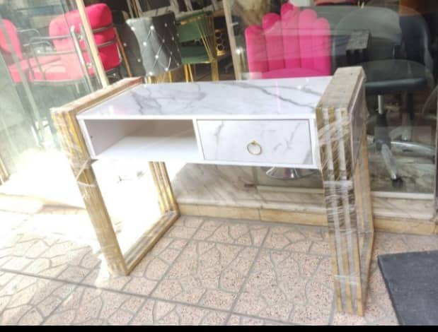 میز ناخن سه خط تک نفره